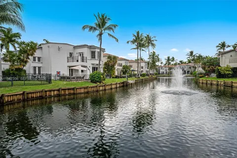 $1,899,000 | 20920 Northeast 32nd Avenue, Aventura, FL 33180