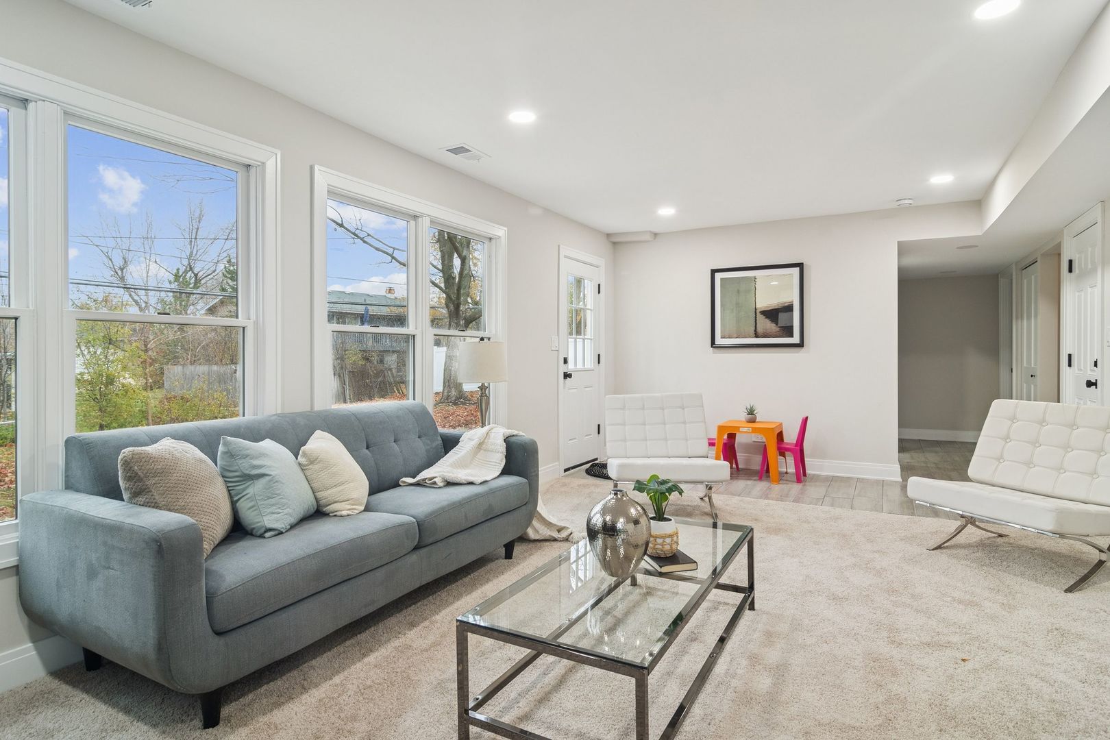 1420 Hassell Road Hoffman Estates, IL 60169 - Photo 19 of 26 a living room with furniture and a large window