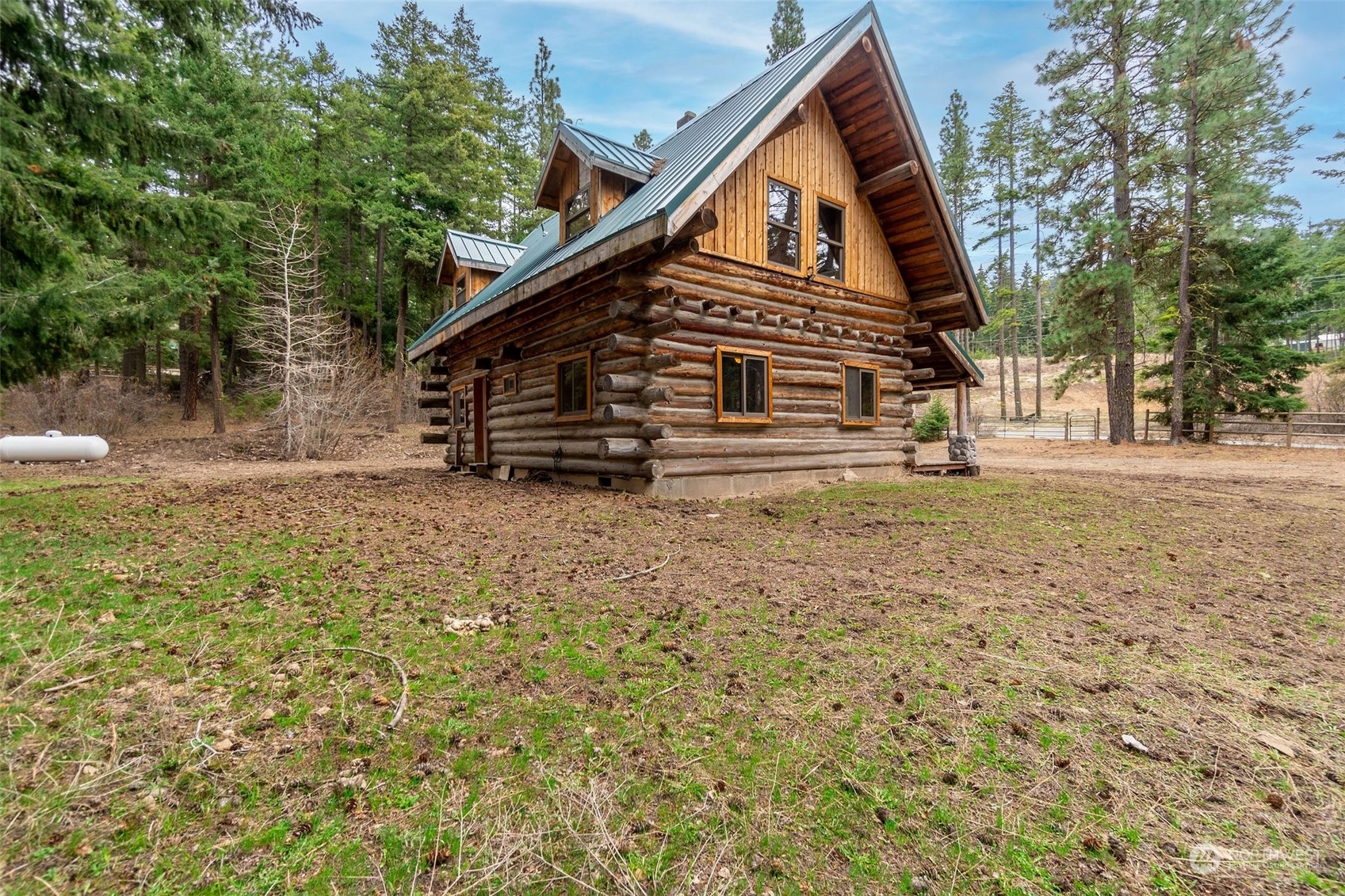 1230 Casassa Road Cle Elum, WA 98922 - Photo 28 of 40 front view of house with a yard