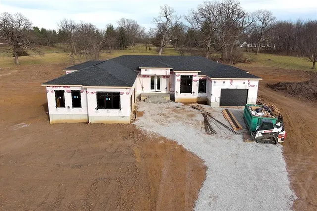 $1,069,000 | 32200 East Outer Belt Road, Lee's Summit, MO 64086