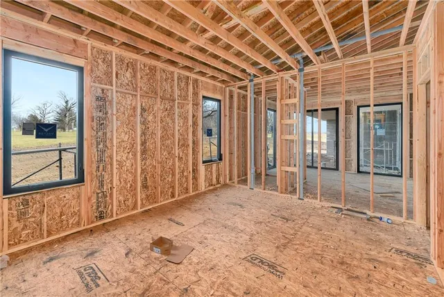 $1,069,000 | 32200 East Outer Belt Road, Lee's Summit, MO 64086