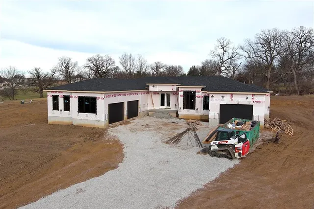 $1,069,000 | 32200 East Outer Belt Road, Lee's Summit, MO 64086