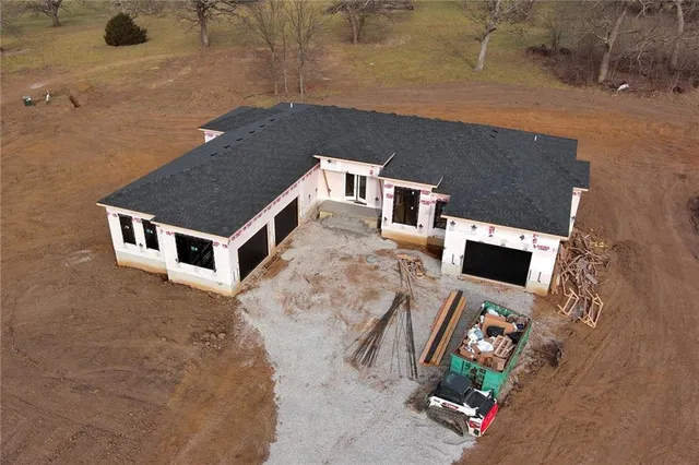 $1,069,000 | 32200 East Outer Belt Road, Lee's Summit, MO 64086