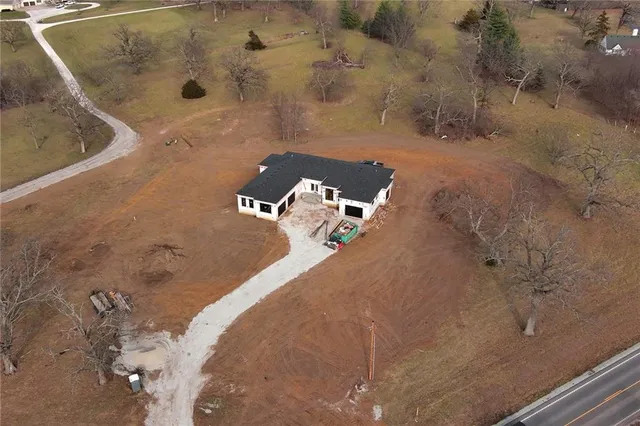 $1,069,000 | 32200 East Outer Belt Road, Lee's Summit, MO 64086