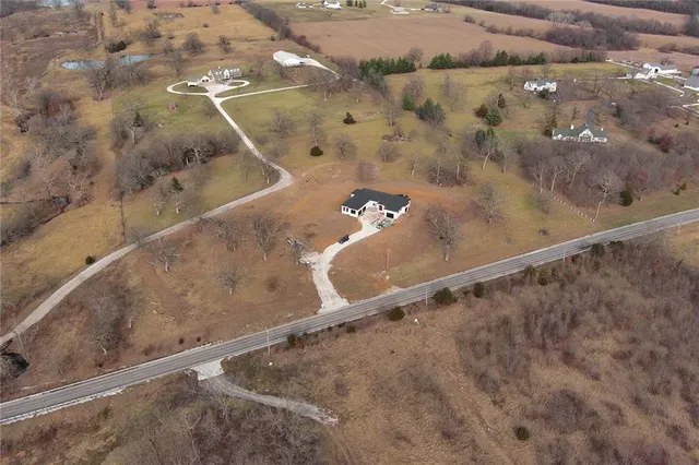 $1,069,000 | 32200 East Outer Belt Road, Lee's Summit, MO 64086