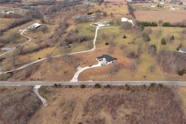 $1,069,000 | 32200 East Outer Belt Road, Lee's Summit, MO 64086