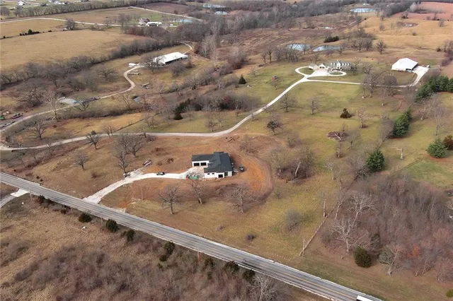 $1,069,000 | 32200 East Outer Belt Road, Lee's Summit, MO 64086