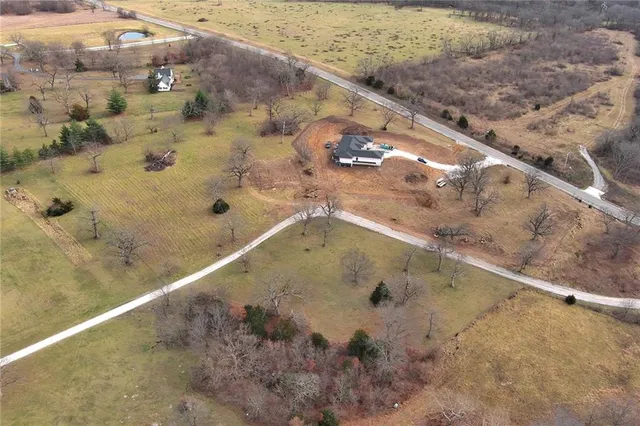 $1,069,000 | 32200 East Outer Belt Road, Lee's Summit, MO 64086