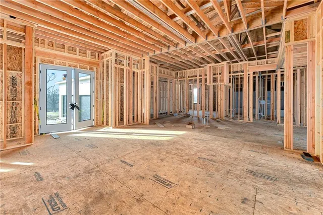 $1,069,000 | 32200 East Outer Belt Road, Lee's Summit, MO 64086