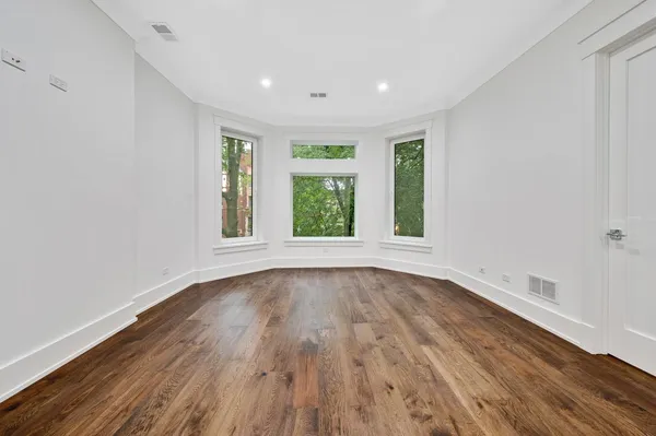 $3,900 | 653 West Wrightwood Avenue, Unit 2F, Chicago, IL 60614