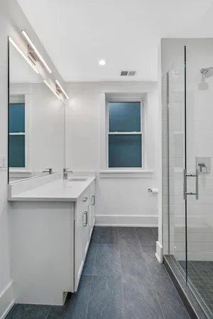 $3,900 | 653 West Wrightwood Avenue, Unit 2F, Chicago, IL 60614