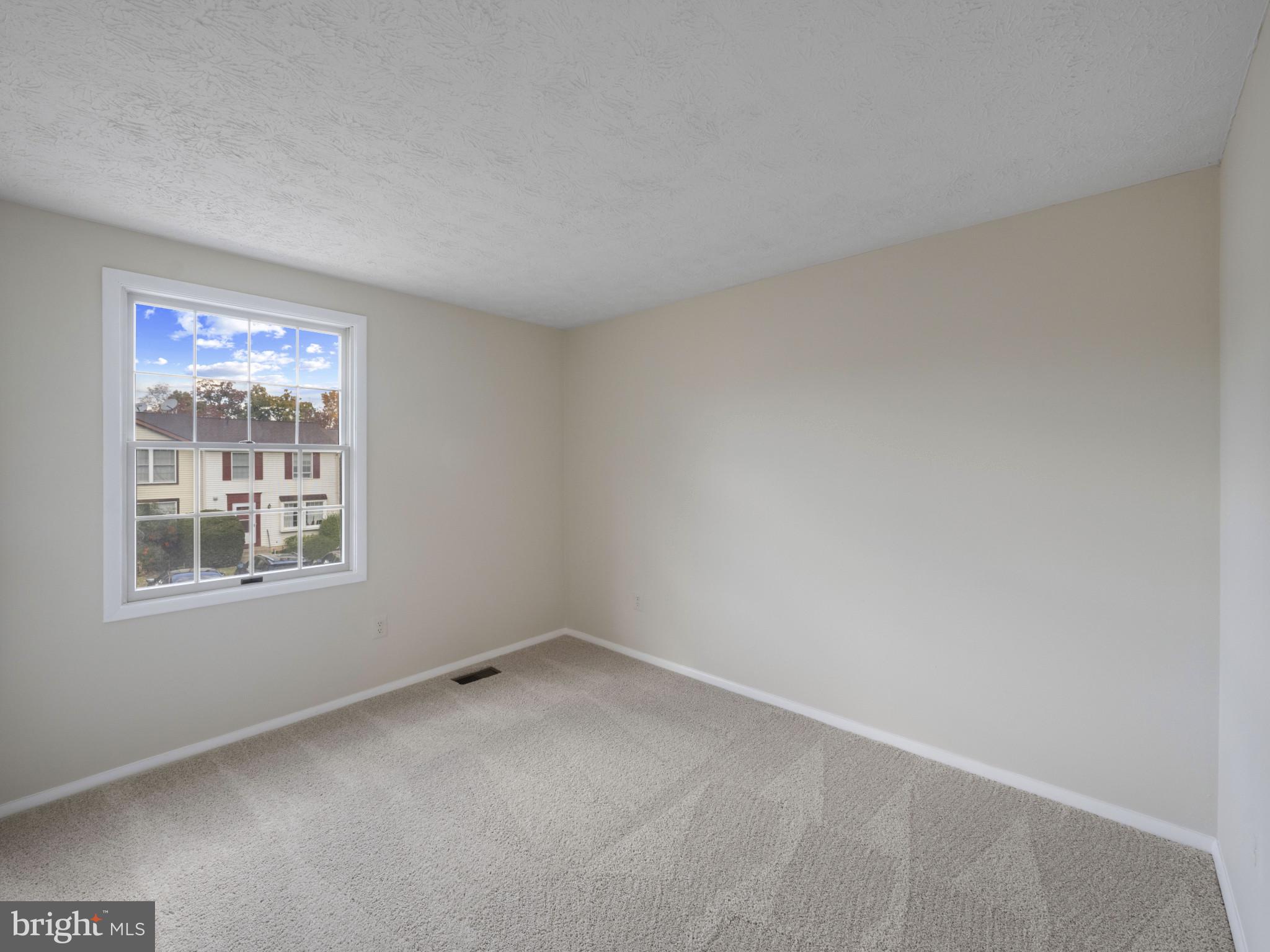 8027 Tyson Oaks Circle Vienna, VA 22182 - Photo 13 of 29