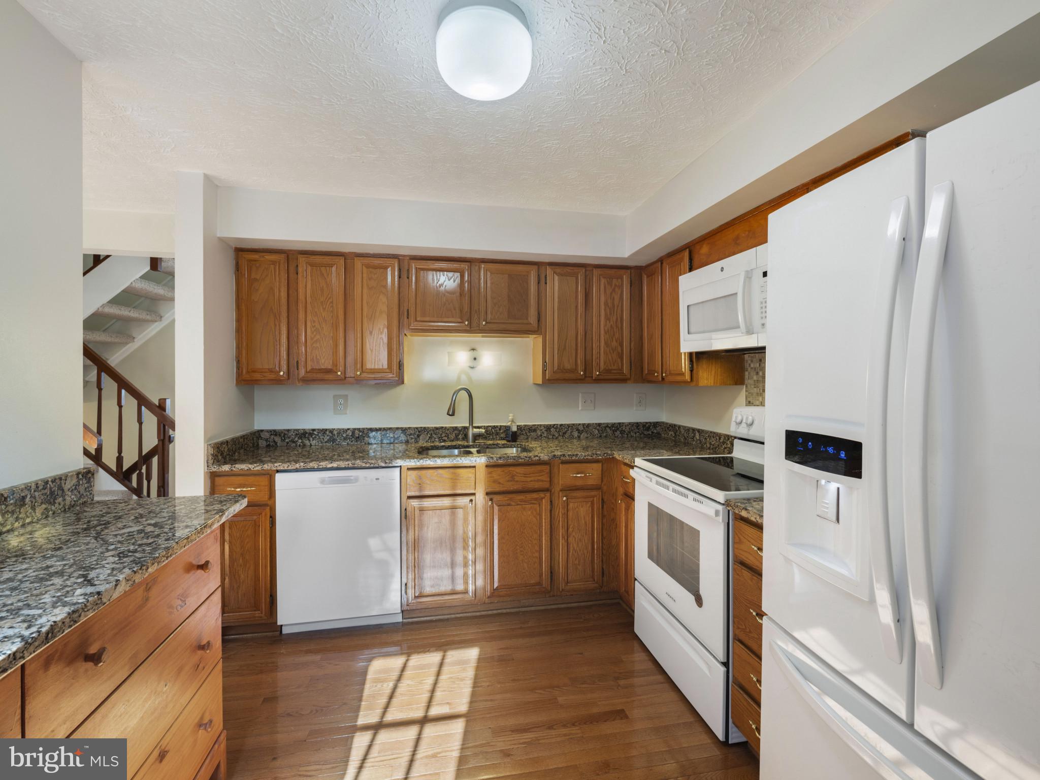 8027 Tyson Oaks Circle Vienna, VA 22182 - Photo 9 of 29