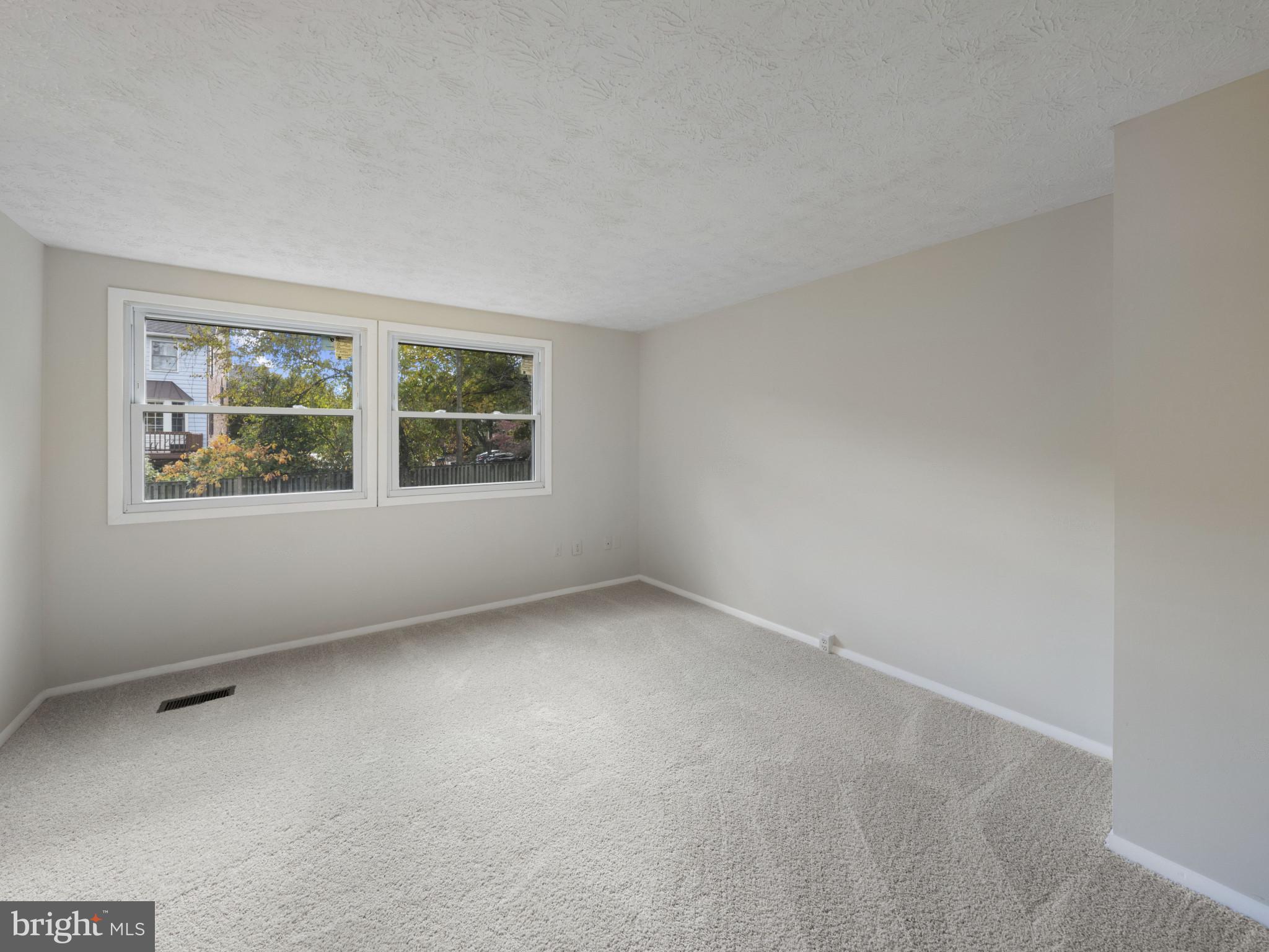 8027 Tyson Oaks Circle Vienna, VA 22182 - Photo 10 of 29