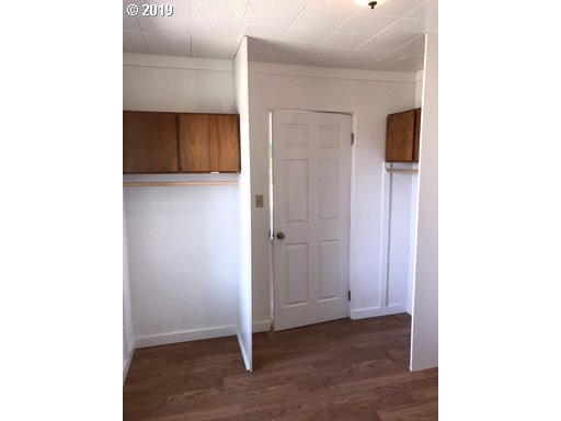 519 Southwest 14th Street Pendleton, OR 97801 - Photo 9 of 11 a view of entryway with wooden floor