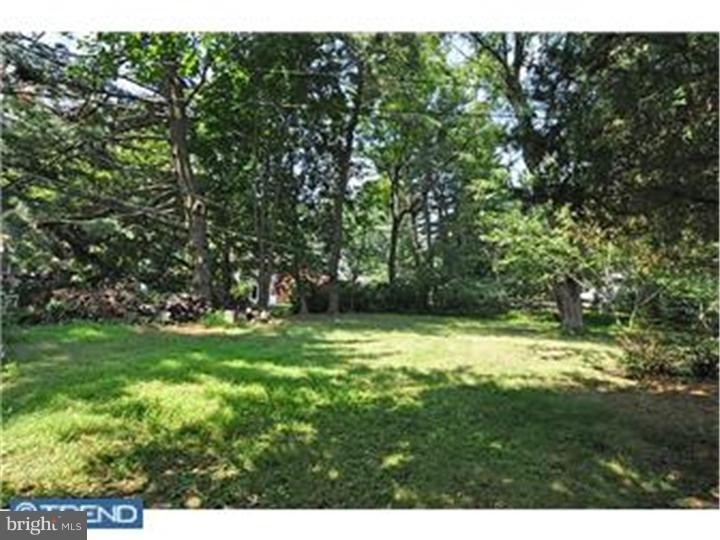 927 Crosswicks Road Rydal, PA 19046 - Photo 2 of 12