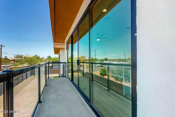 $1,975 | 411 North 32nd Place, Phoenix, AZ 85008