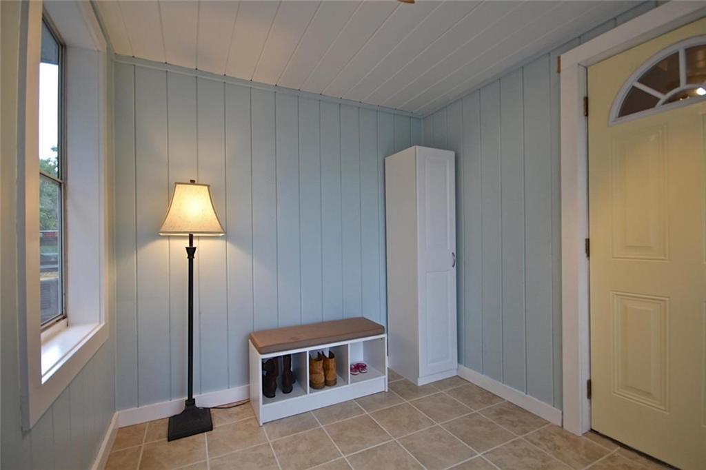 38 Clay Pits Road Scarborough, ME 04074 - Photo 26 of 31 Mudroom at front of house.