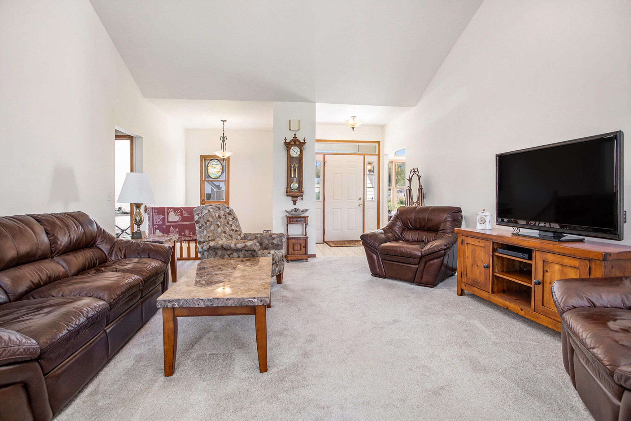 18 West Suttons Ridge Battle Creek, MI 49014 - Photo 11 of 41 Living Room