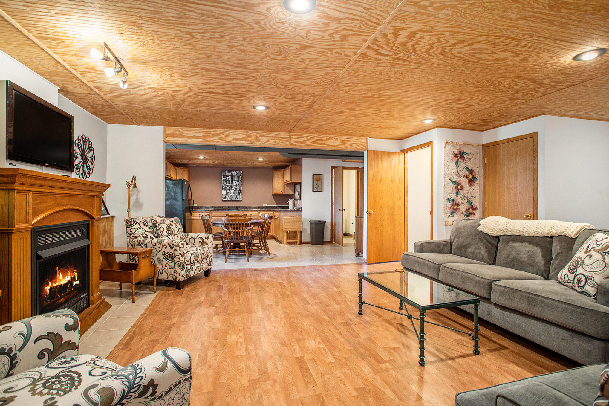 18 West Suttons Ridge Battle Creek, MI 49014 - Photo 23 of 41 Lower Level Living Room