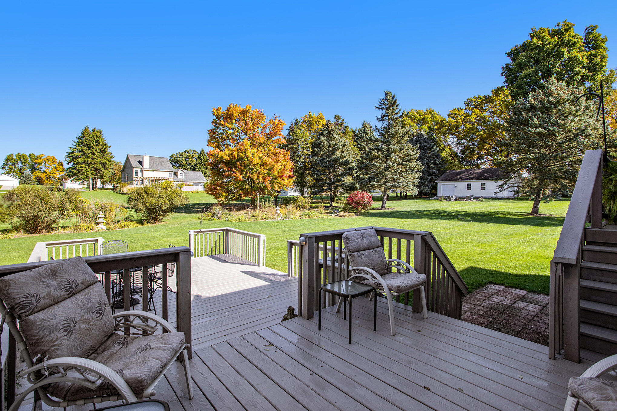 18 West Suttons Ridge Battle Creek, MI 49014 - Photo 28 of 41 Deck