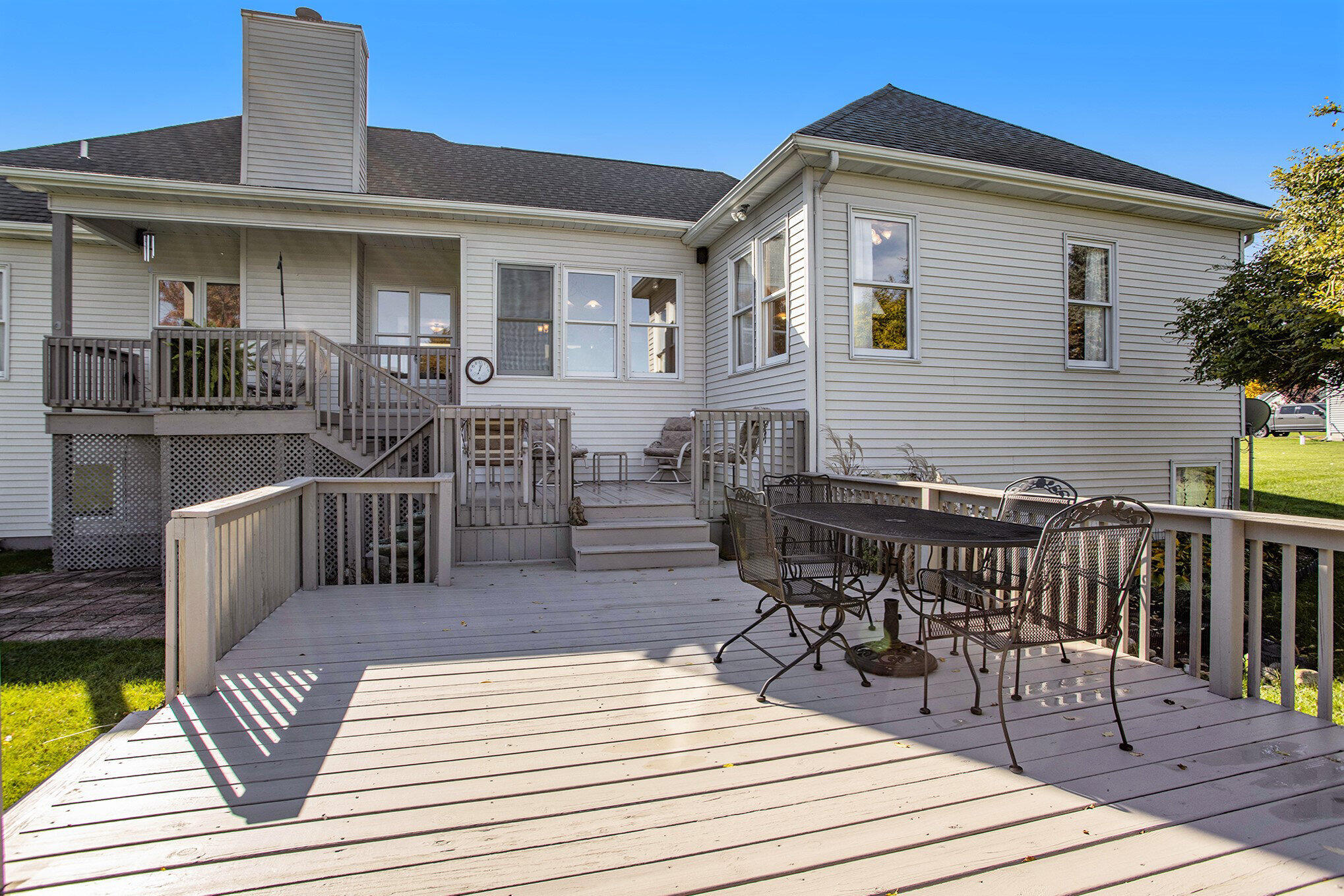 18 West Suttons Ridge Battle Creek, MI 49014 - Photo 29 of 41 Lower Level Deck