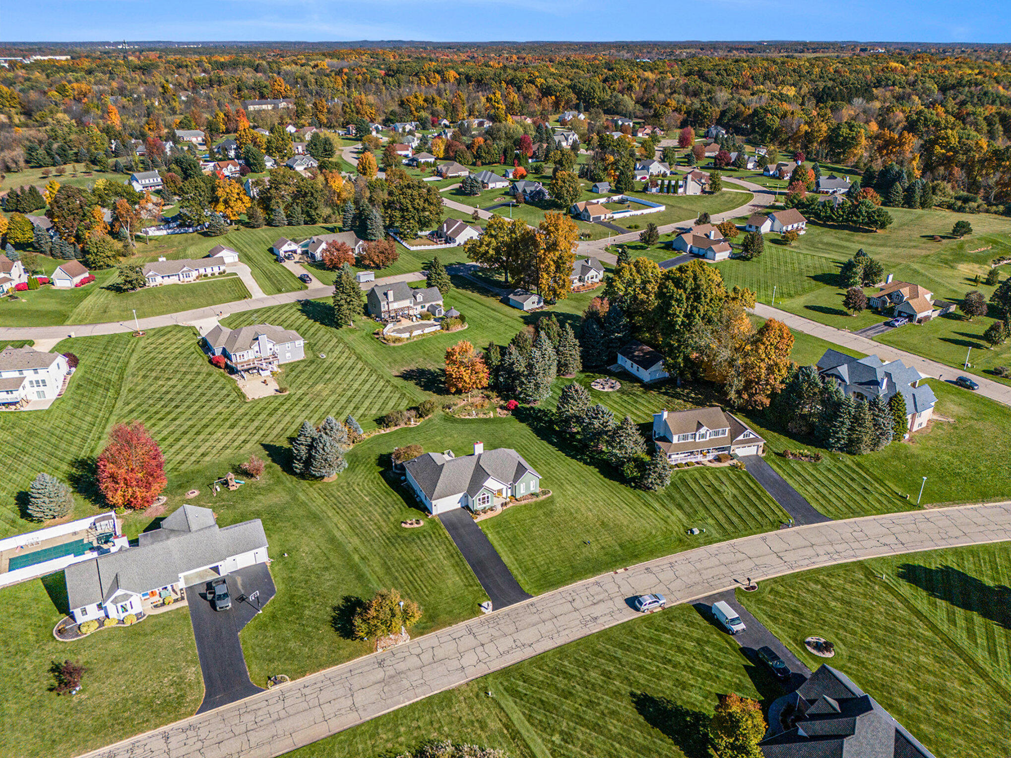 18 West Suttons Ridge Battle Creek, MI 49014 - Photo 34 of 41 dji_20251027122726_0467_d_854