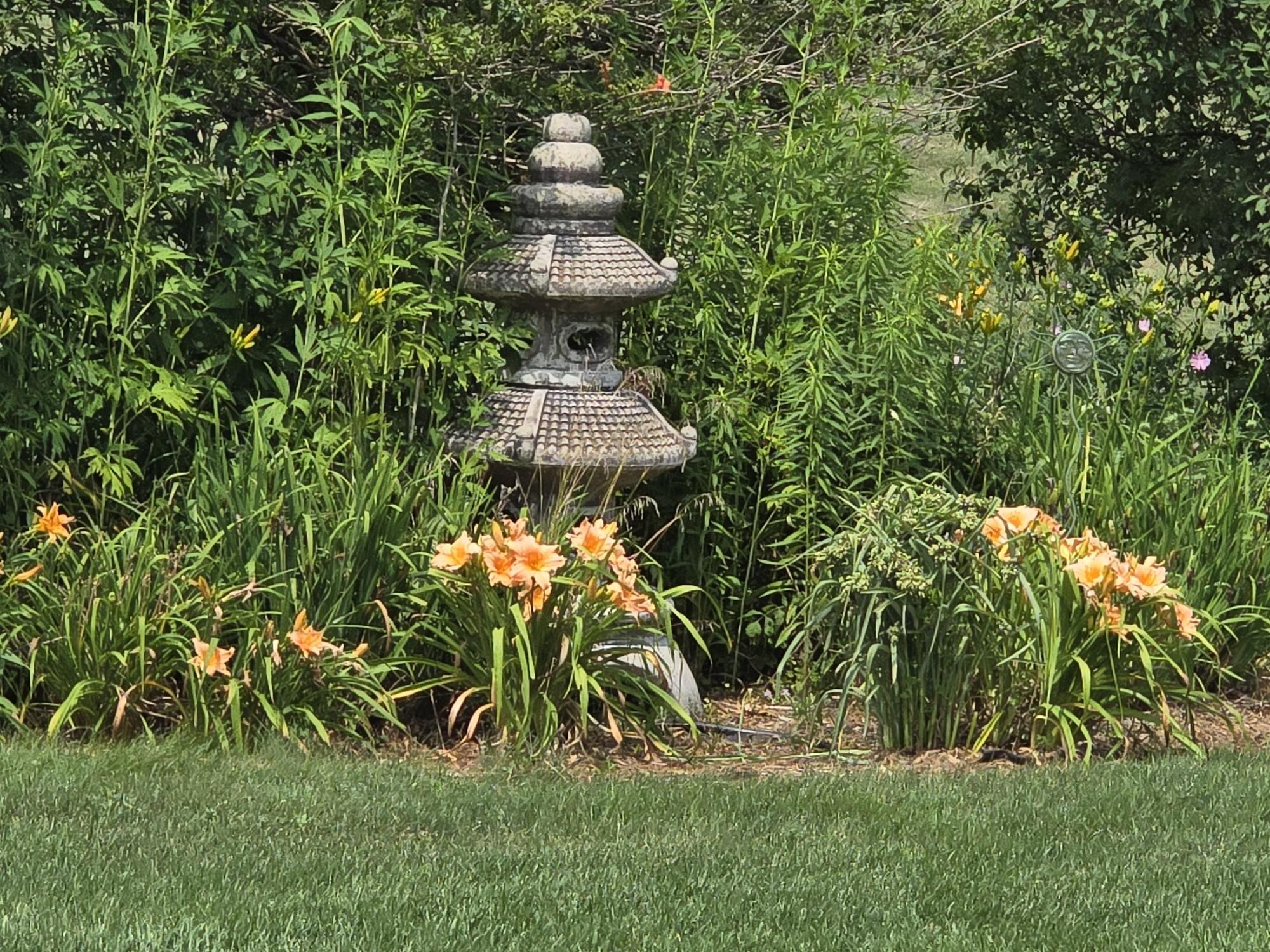 18 West Suttons Ridge Battle Creek, MI 49014 - Photo 37 of 41 Garden