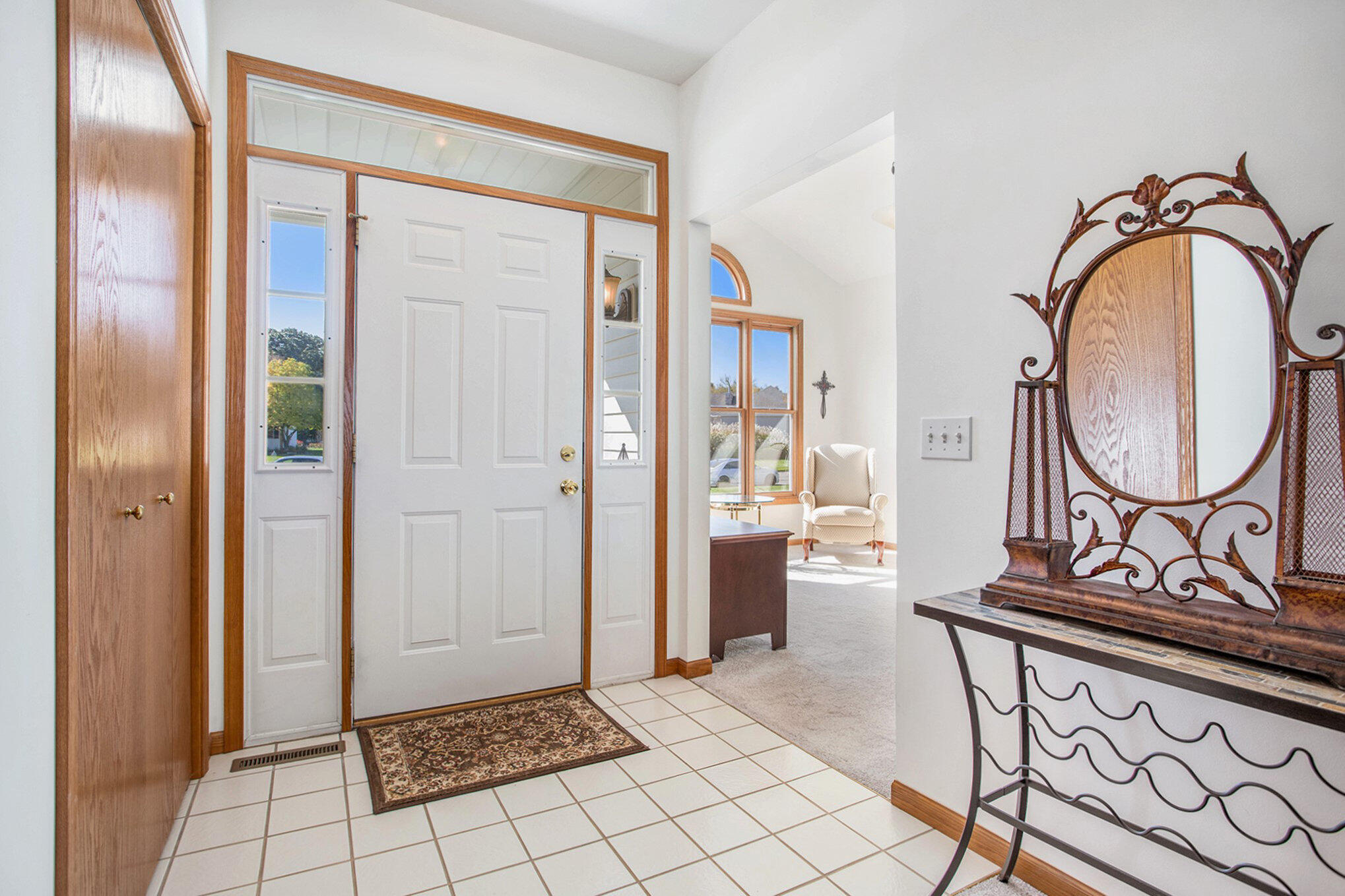 18 West Suttons Ridge Battle Creek, MI 49014 - Photo 4 of 41 Foyer