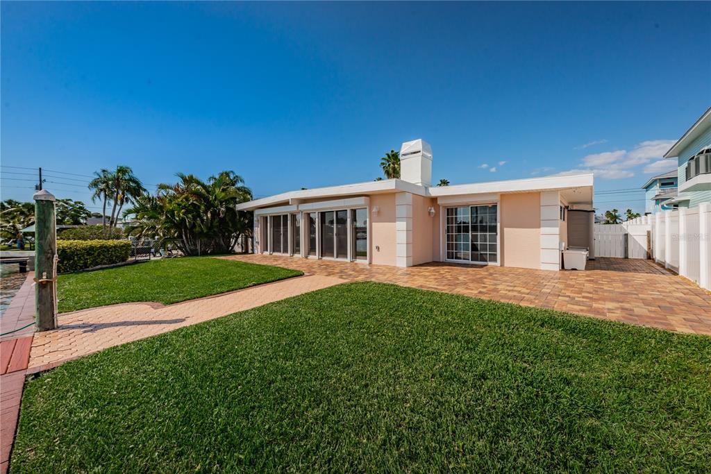 16014 4th Street East Redington Beach, FL 33708 - Photo 31 of 40 Gallery Image 31