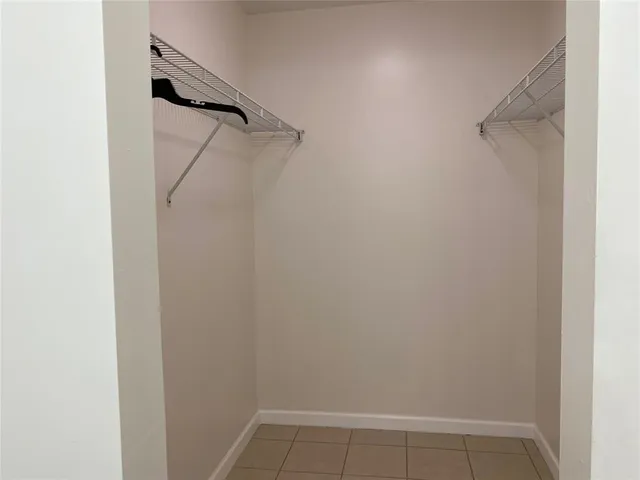 $1,300 | 7807 Golf Cir Drive, Unit 306, Margate, FL 33063