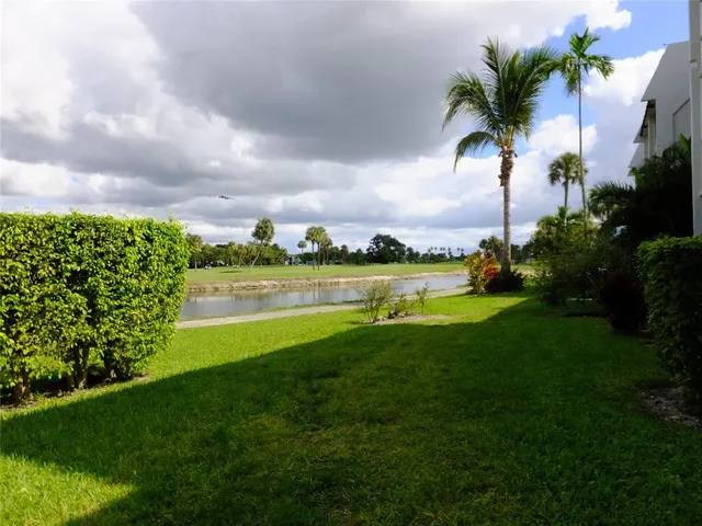 $1,300 | 7807 Golf Cir Drive, Unit 306, Margate, FL 33063