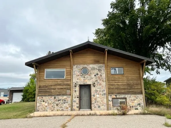 $114,900 | 614 Ash Avenue Northeast, Wadena, MN 56482