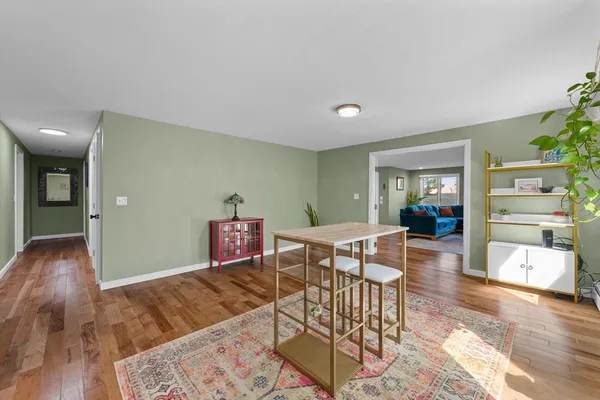 $449,900 | 21 Dug Hill Road, Holland, MA 01521