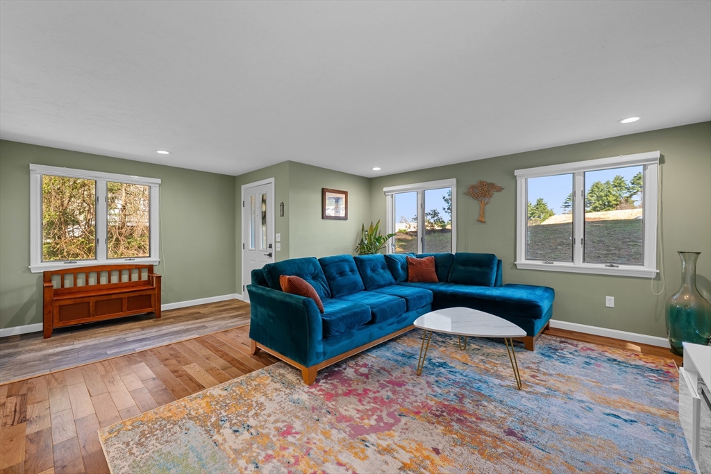 21 Dug Hill Road Holland, MA 01521 - Photo 10 of 28