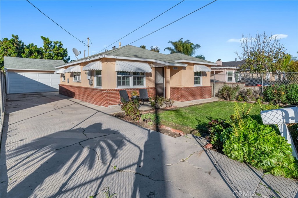 12233 Academy Artesia, CA 90701 - Photo 28 of 40