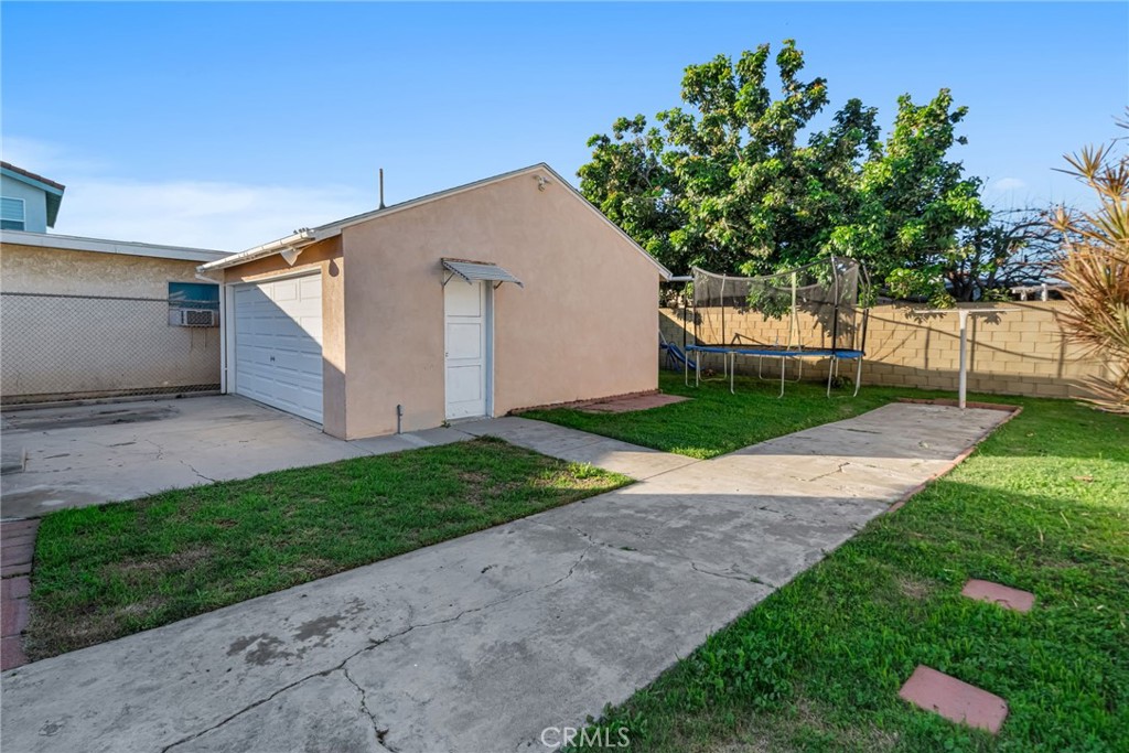 12233 Academy Artesia, CA 90701 - Photo 35 of 40