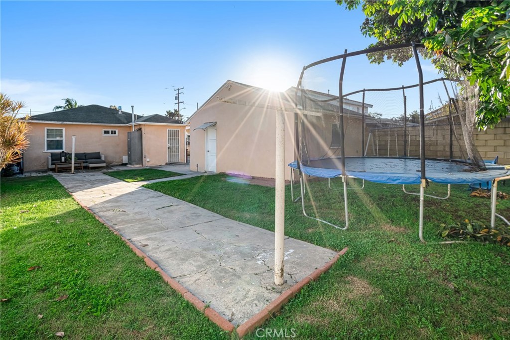 12233 Academy Artesia, CA 90701 - Photo 38 of 40