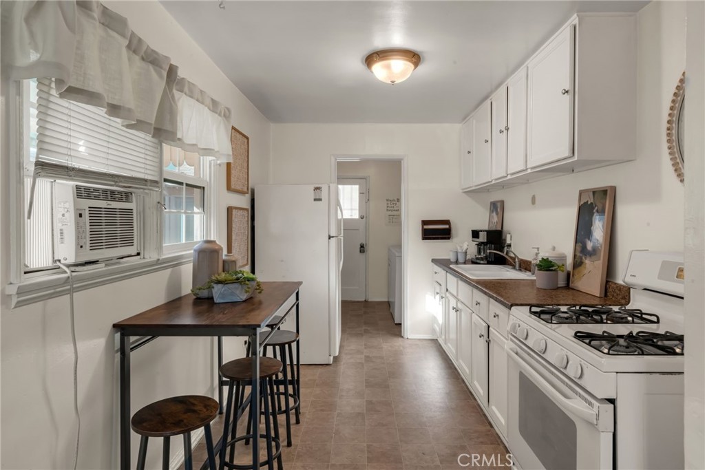 12233 Academy Artesia, CA 90701 - Photo 9 of 40