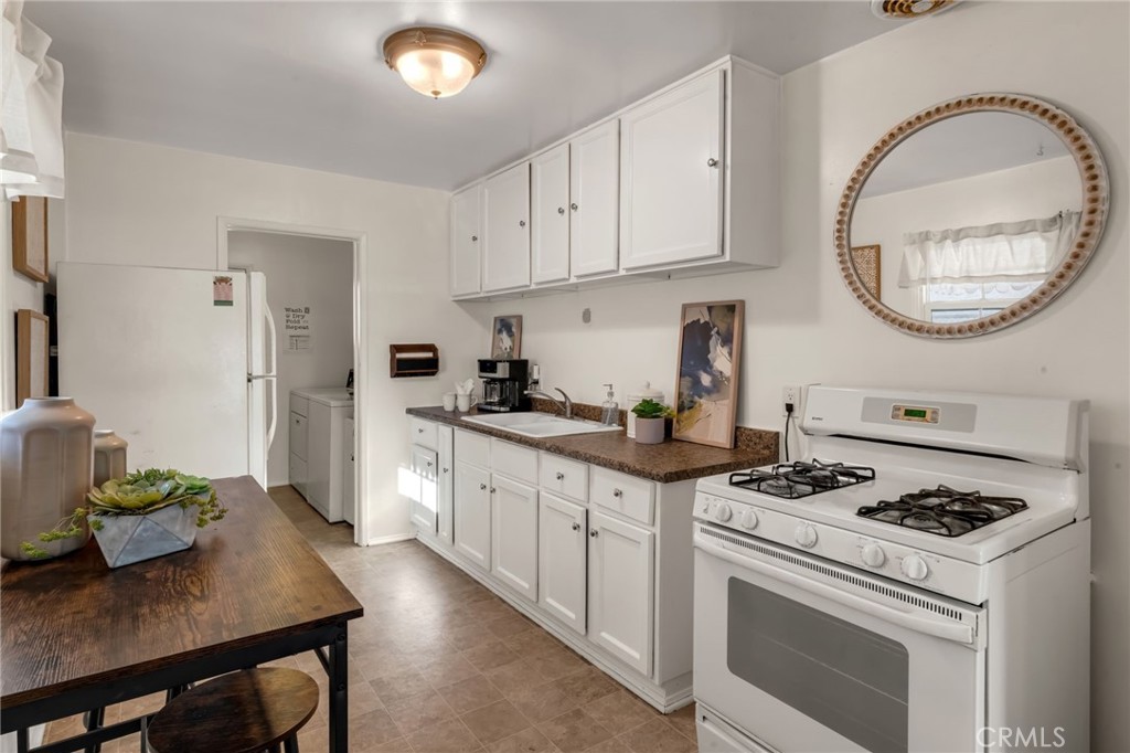 12233 Academy Artesia, CA 90701 - Photo 10 of 40