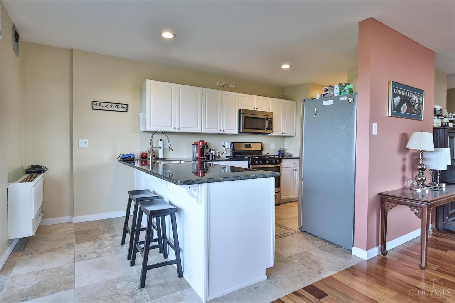 2324 Madison Road, Unit 802 Cincinnati, OH 45208 - Photo 14 of 29 Gallery Image 14