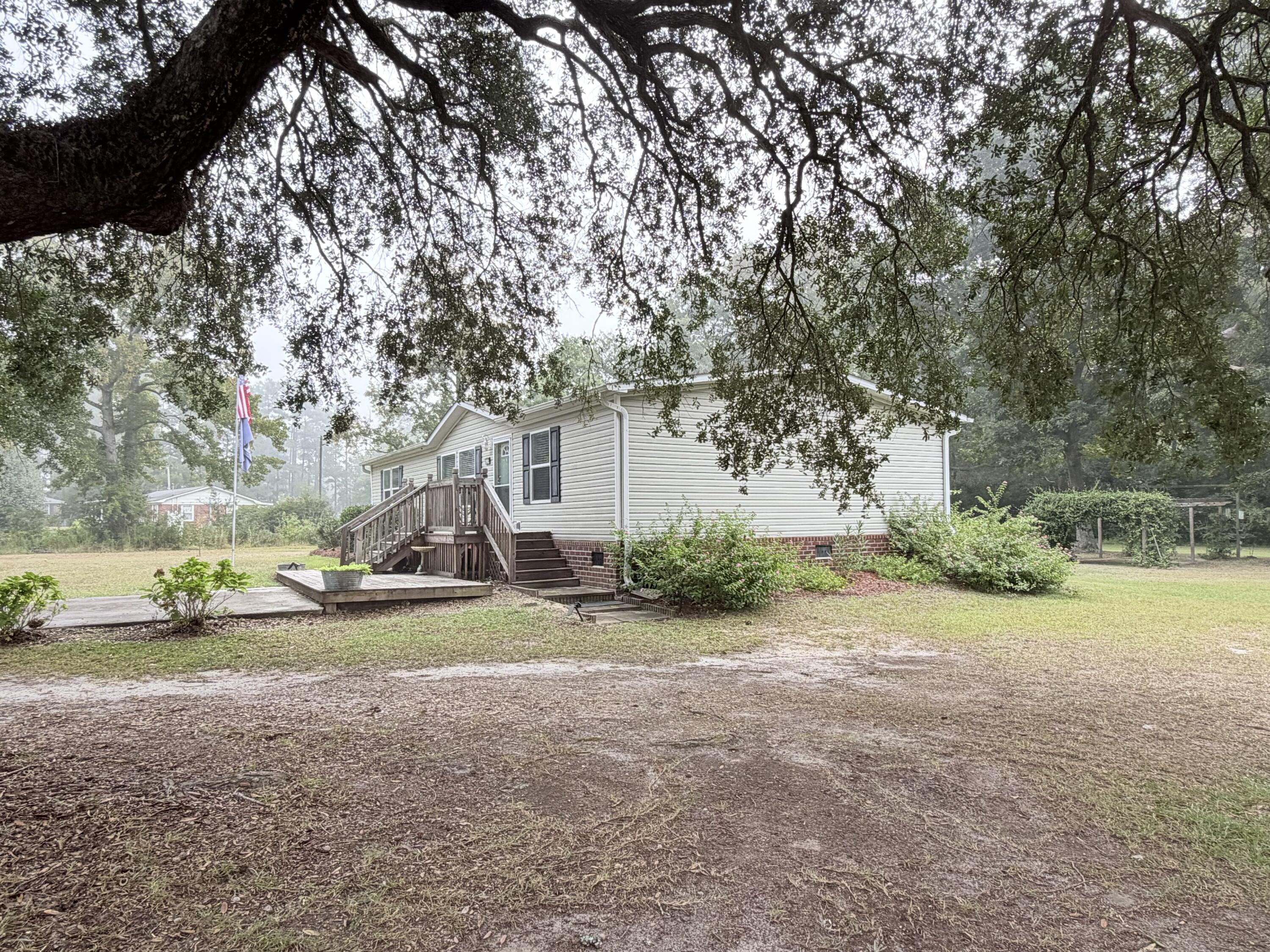 828 Morrisville Road Andrews, SC 29510 - Photo 2 of 17 IMG_5602