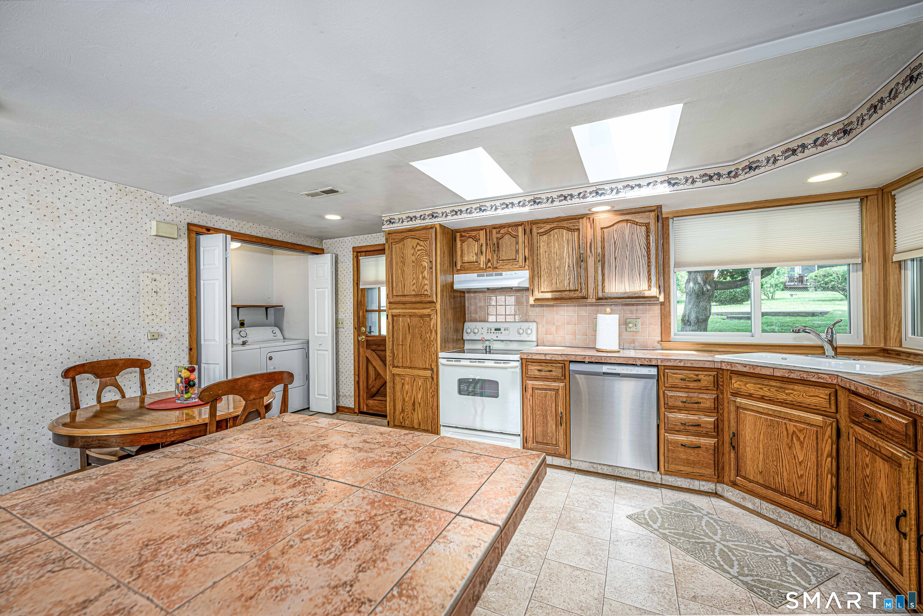 93 Pool Road North Haven, CT 06473 - Photo 11 of 39 Gallery Image 11