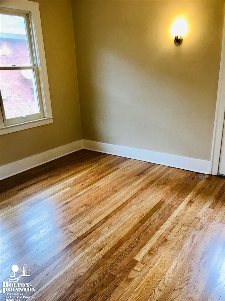 980 Nottingham Road Grosse Pointe, MI 48230 - Photo 2 of 17