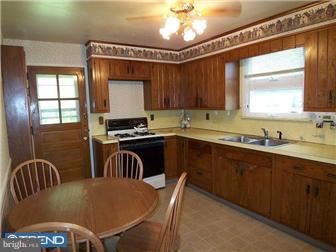 444 Colfax Road Havertown, PA 19083 - Photo 4 of 12 Kitchen