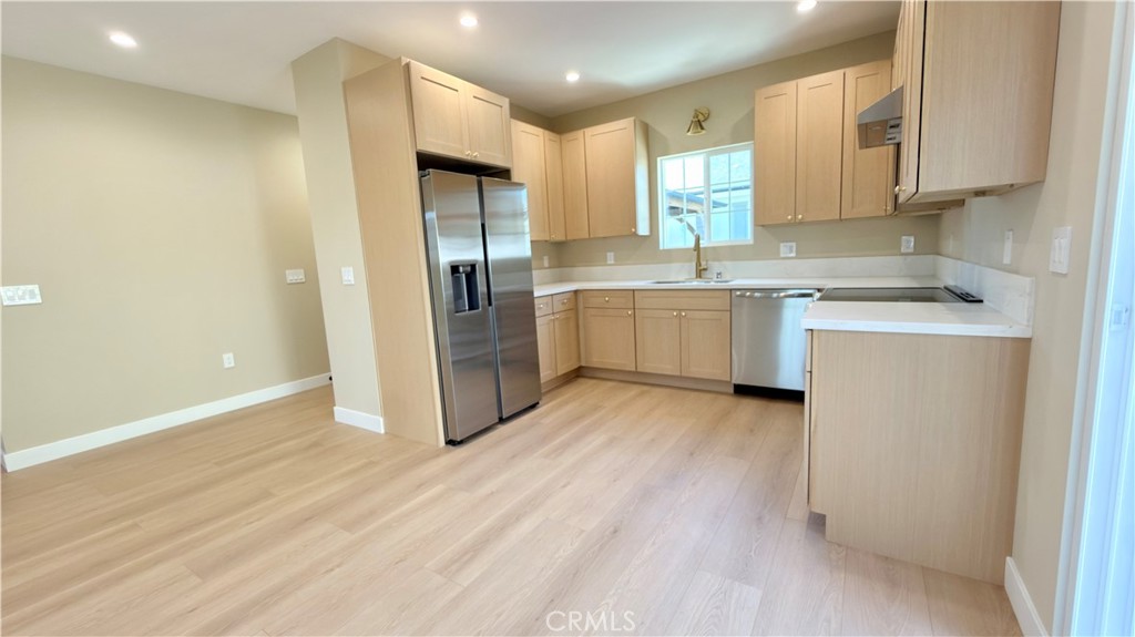 20748 Stagg Street Winnetka, CA 91306 - Photo 3 of 13