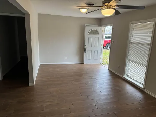 $1,900 | 1609 Camille Street, Pasadena, TX 77506