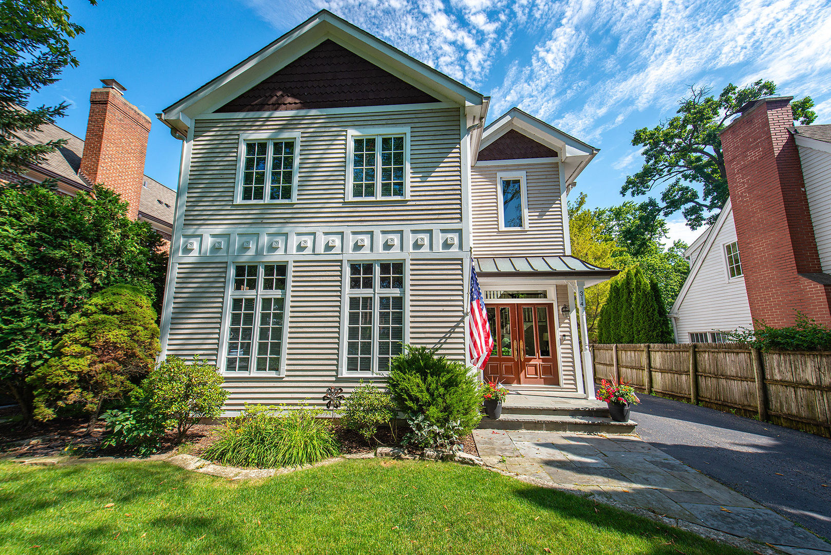 314 East Woodland Road Lake Bluff, IL 60044 - Photo 1 of 25 Gallery Image 1