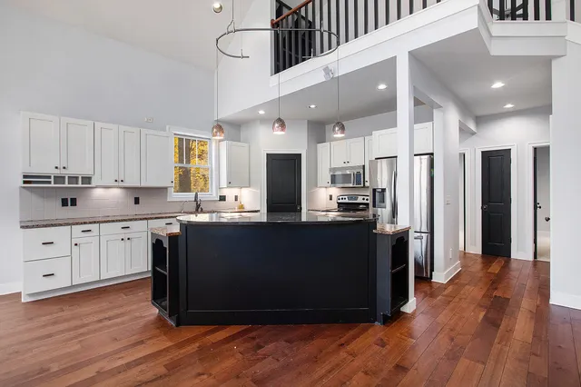 $675,000 | 3464 Jeffrey Spur, Hamilton, MI 49419