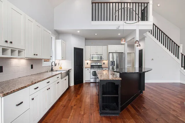 $675,000 | 3464 Jeffrey Spur, Hamilton, MI 49419